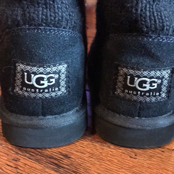 UGG WOMENS MOUNTAIN QUILTED SHORT KNIT BOOTS 3176 - Picture 4 of 8